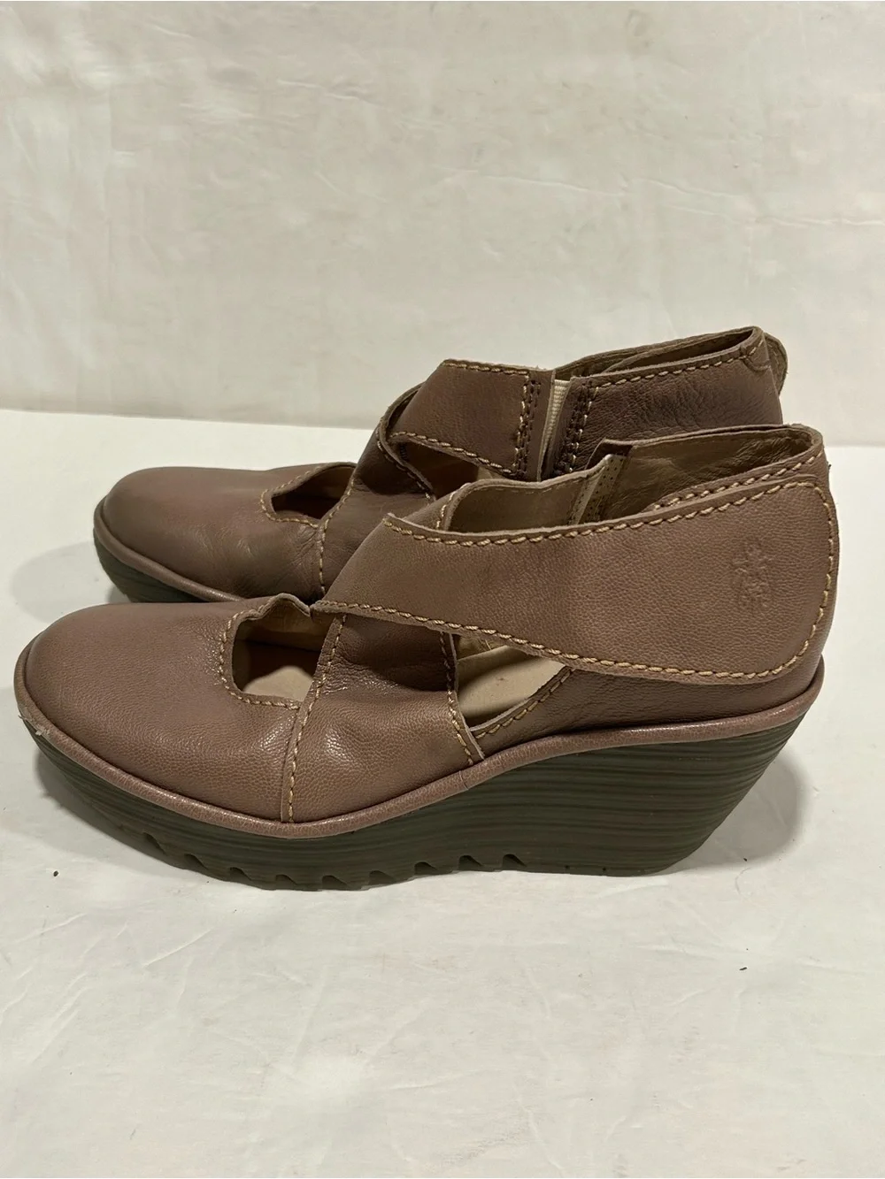 Fly London Yogo Leather Criss Cross Strap Wedge Pump Shoes Taupe EU 36 US 5-5.5